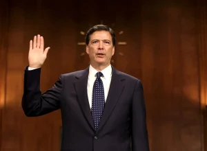 juri-indicia-ex-diretor-do-fbi-critico-a-trump-apos-pressao-do-governo