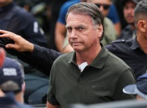 bolsonaristas-podem-apoiar-“outsider”-na-eleicao-de-2026,-diz-especialista