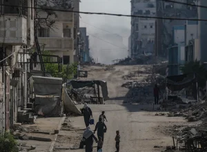 novo-bombardeamento-de-israel-em-gaza-mata-pelo-menos-26-pessoas