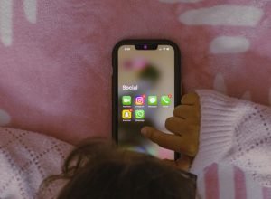 comissao-da-camara-aprova-projeto-que-criminaliza-desafios-perigosos-online