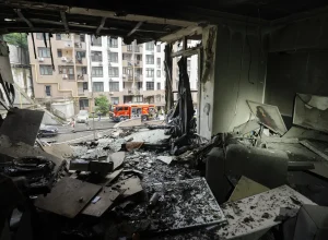 ataque-com-500-drones-e-40-misseis-russos-matam-quatro-pessoas-em-kiev