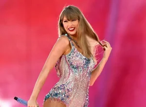 taylor-swift-se-torna-a-1a-artista-feminina-a-ter-100-mi-de-discos-vendidos