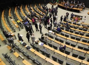 analise:-governo-ve-teste-de-forca-na-isencao-do-ir