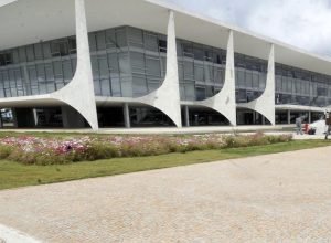 lula-elogia-plebiscito-sobre-taxacao-de-ricos-e-contra-escala-6×1