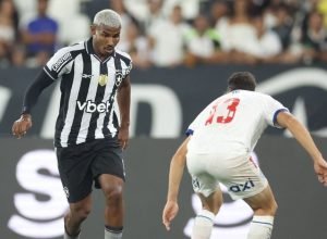 botafogo-perde-titular-para-jogo-contra-o-internacional-no-brasileirao