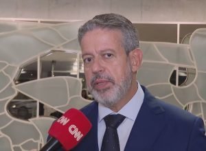 quem-ganha-r$-50-mil-nao-e-super-rico-em-pais-nenhum,-diz-lira-sobre-ir