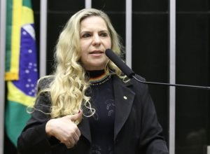 quem-e-luizianne-lins,-deputada-em-flotilha-interceptada-por-israel