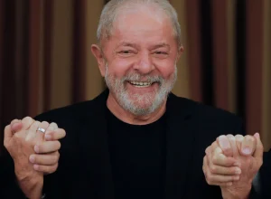 lula-celebra-aprovacao-do-projeto-de-isencao-do-ir-e-agradece-a-motta-e-lira