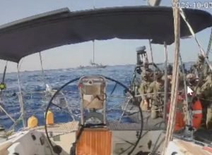 israel-intercepta-ultimo-barco-da-flotilha-de-gaza-e-inicia-deportacoes