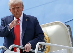 suprema-corte-autoriza-governo-trump-a-retirar-protecao-de-venezuelanos