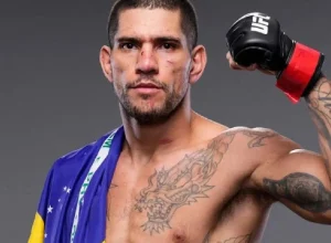 alex-poatan-atropela-russo-com-nocaute-em-80-segundos-e-retoma-cinturao-do-ufc