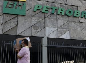 petrobras-faz-importacao-inedita-de-gas-de-vaca-muerta,-na-argentina