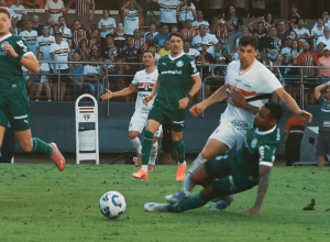 “arbitragem-brasileira-e-a-pior-no-mundo”,-diz-michel-bastos