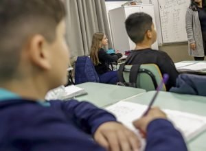 professor-brasileiro-perde-21%-do-tempo-de-aula-para-manter-disciplina