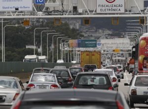carro-e-o-principal-meio-de-transporte-para-o-trabalho,-diz-censo