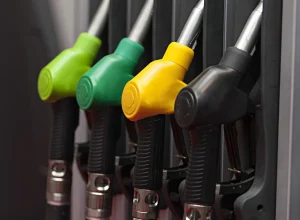 fabrica-clandestina-de-bebidas-usava-etanol-adulterado-de-postos