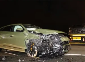 ex-jogador-da-juventus-destroi-lamborghini-de-mais-de-r$-1,8-milhoes