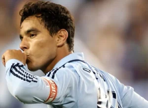 ex-atacante-da-selecao-mexicana-e-detido-suspeito-de-abusar-de-enteada