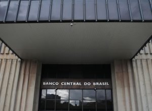 mercado-financeiro-reduz-para-4,72%-previsao-de-inflacao-em-2025