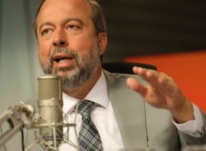 falta-de-energia-de-hoje-nao-pode-ser-chamada-de-apagao,-diz-ministro