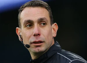 arbitro-ingles-se-declara-como-culpado-em-caso-de-pornografia-infantil