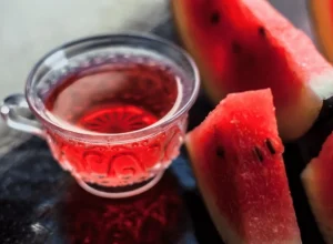 cha-da-casca-de-melancia-ajuda-desintoxicar-e-reforcar-a-imunidade