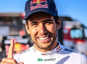 piloto-brasileiro-lucas-moraes-faz-historia-e-conquista-mundial-de-rally