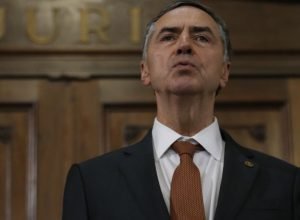 barroso-pede-sessao-para-votar-acao-que-descriminaliza-aborto