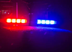 homens-atacam-a-tiros-e-matam-duas-pessoas-em-situacao-de-rua-no-rj