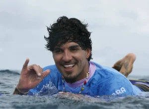 gabriel-medina-apresenta-o-‘filho’-nas-redes-sociais;-veja