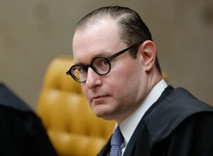 golpe:-zanin-vota-e-soma-2-votos-para-condenar-nucleo-de-desinformacao