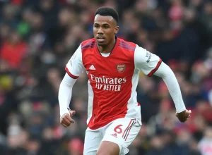 arsenal-acorda-no-2o-tempo-e-goleia-atletico-de-madri-com-show-brasileiro