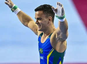 caio-souza-quer-dicas-de-campeao-antes-da-final-das-argolas-no-mundial