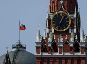 bc-da-russia-corta-juros,-mas-taxa-deve-seguir-restritiva-em-2026