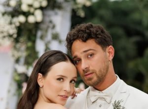 larissa-manoela-posa-so-com-o-marido-em-vinheta-de-fim-de-ano;-veja-reacoes