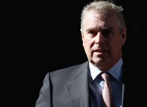 andrew-renunciou-a-titulos-reais,-mas-nao-deixou-de-ser-principe-ou-duque