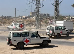 israel-permite-que-cruz-vermelha-e-egito-entrem-em-gaza-para-ajudar-a-procurar-corpos-de-refens