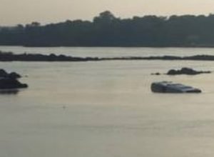 onibus-de-turismo-cai-no-rio-tocantins-e-motorista-que-dormia-no-bagageiro-morre