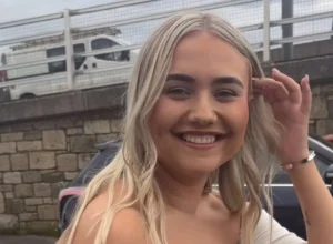 jovem-escocesa-finge-gravidez-e-engana-familia:-“fui-longe-demais”