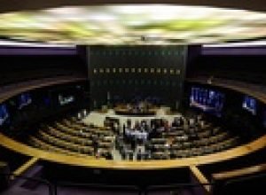 crise-do-metanol:-camara-aprova-tornar-crime-hediondo-falsificar-bebidas