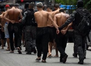 cv-domina-complexo-do-alemao-e-penha-no-rj