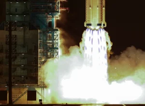 nave-chinesa-shenzhou-21-acopla-a-estacao-tiangong-apos-novo-recorde