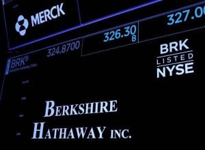 lucro-da-berkshire-hathaway-aumenta-34%-e-caixa-atinge-recorde-historico