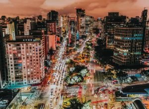 trabalho-presencial-volta-a-crescer-em-sp-e-rj