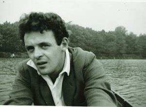 anthony-hopkins-conta-como-desafiou-pai,-ficou-sobrio-e-encontrou-deus