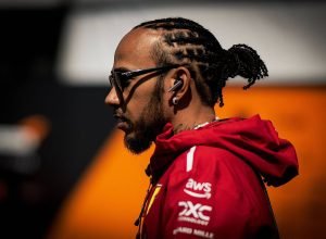 lewis-hamilton-vive-inferno-astral-em-primeiro-ano-na-ferrari