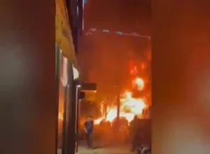 carro-explode-em-nova-york-e-deixa-7-bombeiros-feridos;-video
