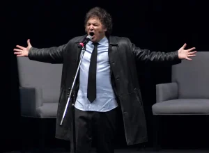 milei-cai-em-fake-news-e-comemora-convite-falso-para-cantar-com-ac/dc