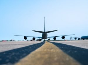 pacote-suspeito-faz-sete-pessoas-passarem-mal-em-base-aerea-dos-eua