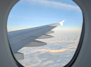 aviao-pousa-de-lado-no-aeroporto-de-navegantes-devido-a-forte-ventania